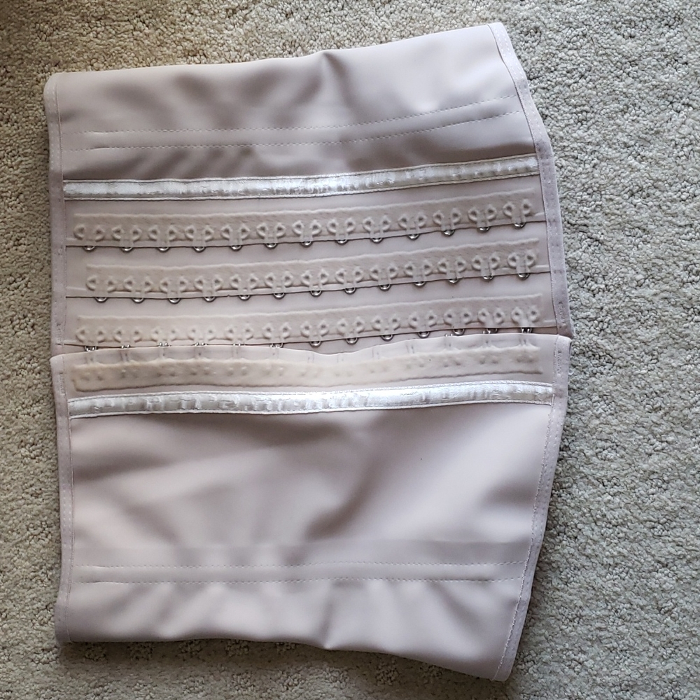 Latex waist trainer / Curveez / Size M